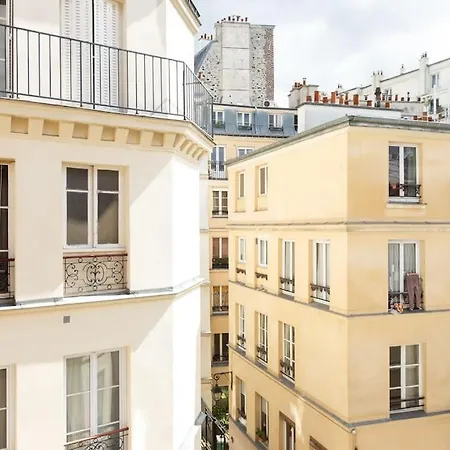 Appartamento De 3 P, Baroque Et Vues Sur Toits Du Marais Parigi