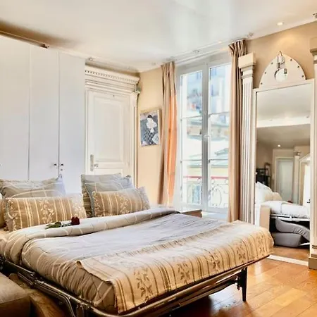 Appartamento De 3 P, Baroque Et Vues Sur Toits Du Marais *