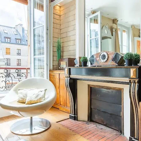 De 3 P, Baroque Et Vues Sur Toits Du Marais